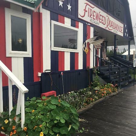 Вилла Fireweed Roadhouse Nenana Экстерьер фото